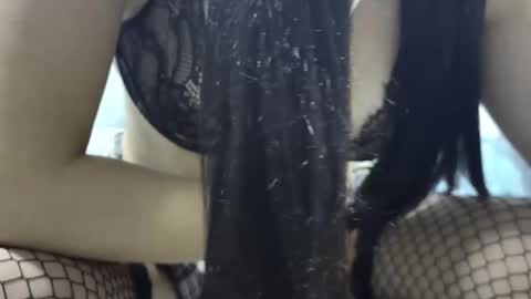 Evanoir  online show from November 4, 2025, 4:00 am