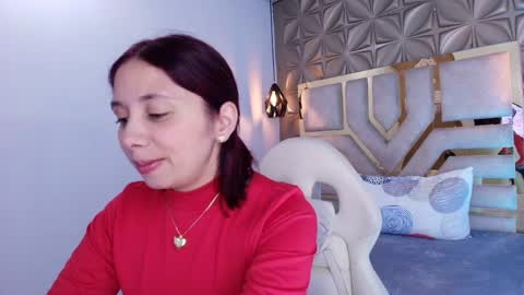Stephaniesun  online show from May 19, 2026, 12:44 pm