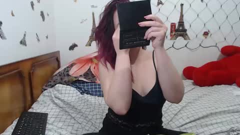 Stephanie   online show from March 4, 2025, 5:42 am