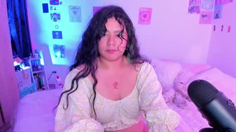 Stephanie  online show from December 22, 2024, 7:33 am