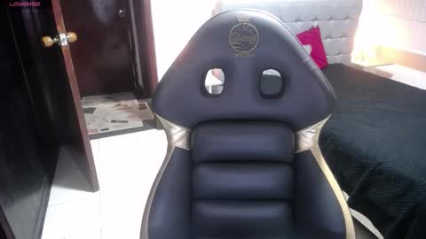 stephany_rodriguez_ online show from November 30, 2025, 12:42 pm