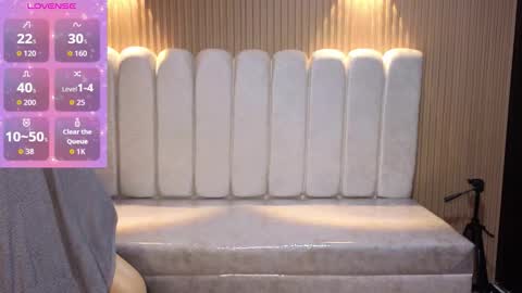 stephany_rodriguez_ online show from December 3, 2025, 12:25 pm