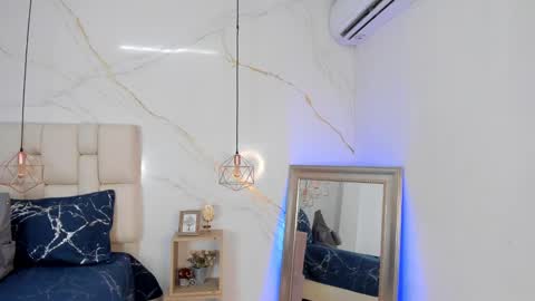 Stefanny online show from February 25, 2025, 10:18 pm