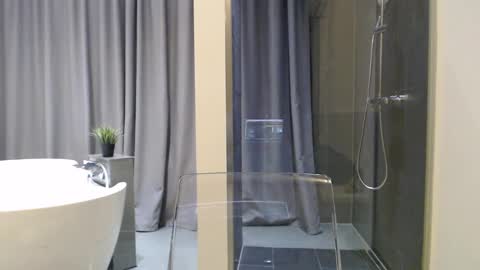 Snapshot of stepmommy19 chatting on January 8, 2025, 9:44 pm StepMommy19 online show from January 8, 2025, 9:44 pm