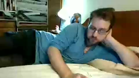 Snapshot of sterben13v chatting on July 18, 2026, 12:15 am Ian23602 online show from July 18, 2026, 12:15 am