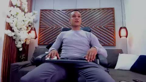 Snapshot of sterling_magnus chatting on February 4, 2026, 8:03 pm online show from February 4, 2026, 8:03 pm