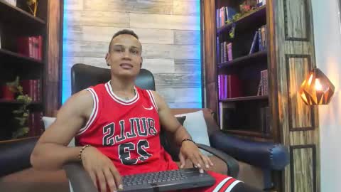 Snapshot of sterling_magnus chatting on February 9, 2026, 7:51 pm online show from February 9, 2026, 7:51 pm