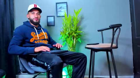 Snapshot of stev_velez chatting on October 8, 2025, 10:57 am Steve online show from October 8, 2025, 10:57 am