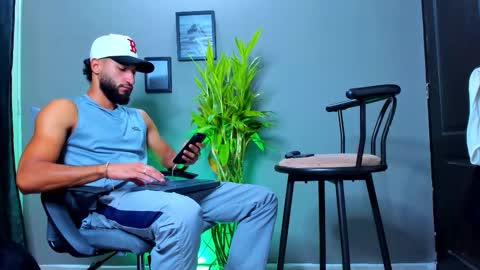 Snapshot of stev_velez chatting on October 17, 2025, 11:57 am Steve online show from October 17, 2025, 11:57 am