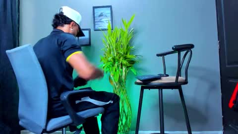 Snapshot of stev_velez chatting on October 19, 2025, 2:18 pm Steve online show from October 19, 2025, 2:18 pm