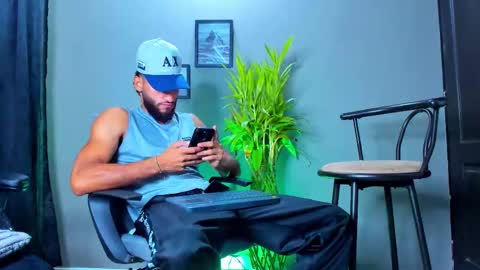 Snapshot of stev_velez chatting on November 7, 2025, 2:06 pm Steve online show from November 7, 2025, 2:06 pm