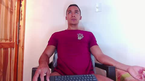 steven_modelo69 online show from February 9, 2025, 2:28 am