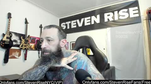 Snapshot of stevenrisenyc chatting on September 30, 2025, 9:42 pm StevenRiseNYC online show from September 30, 2025, 9:42 pm