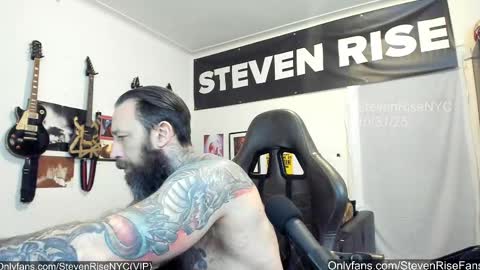 Snapshot of stevenrisenyc chatting on October 31, 2025, 3:35 pm StevenRiseNYC online show from October 31, 2025, 3:35 pm