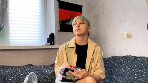 Stevie online show from October 23, 2025, 4:45 am