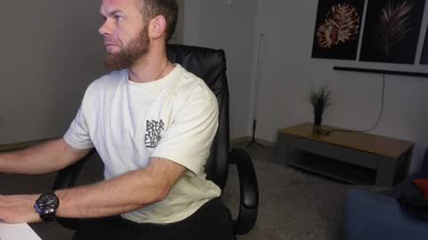 Snapshot of stewart_benzo chatting on January 8, 2026, 6:37 am Stewart Barnz online show from January 8, 2026, 6:37 am