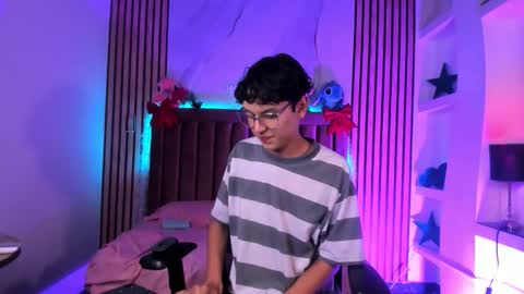 Sthepano  online show from December 13, 2025, 8:04 pm