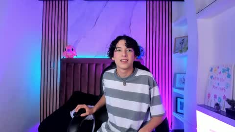 Sthepano  online show from April 14, 2026, 3:23 am