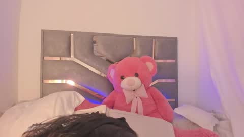 Snapshot of sthepie chatting on October 15, 2025, 1:06 am sthepie online show from October 15, 2025, 1:06 am