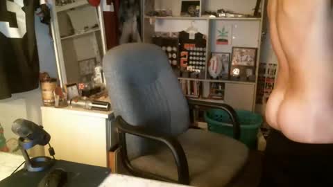 Snapshot of stickey4areason chatting on December 24, 2024, 3:49 am stickey online show from December 24, 2024, 3:49 am