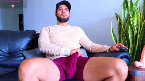 Stiven Montiel online show from October 5, 2025, 3:10 pm