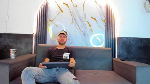 friends online show from February 20, 2026, 6:19 am