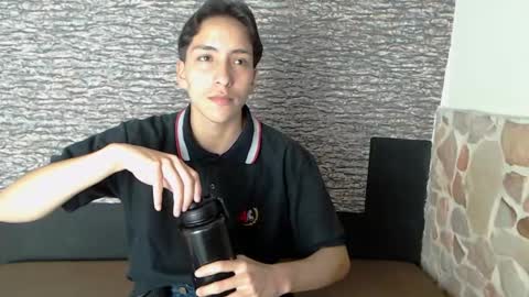 Snapshot of stivenluke chatting on February 18, 2025, 3:42 am stivenluke online show from February 18, 2025, 3:42 am