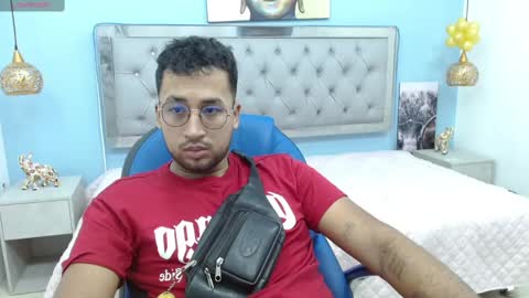 Snapshot of stivxtaczu chatting on December 4, 2024, 12:58 pm STIV AND TACZU online show from December 4, 2024, 12:58 pm