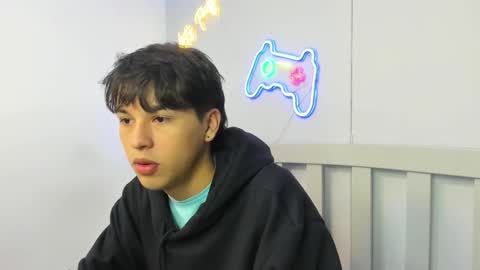 Stiwen online show from September 30, 2025, 1:38 pm