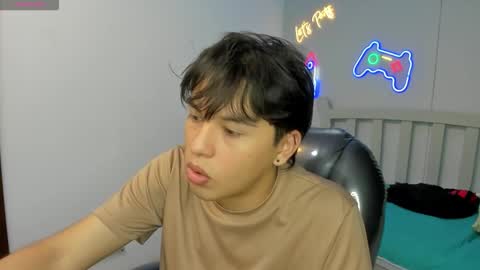 Stiwen online show from November 5, 2025, 4:18 pm