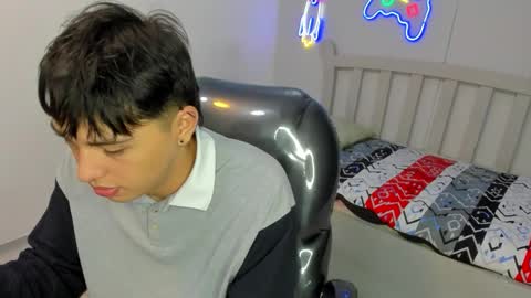 Stiwen online show from November 13, 2025, 1:32 pm