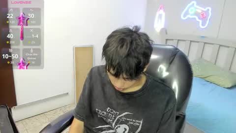 Stiwen online show from December 15, 2025, 2:21 pm