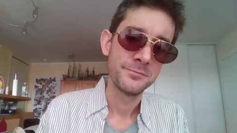 Snapshot of stmnog9477 chatting on October 22, 2025, 12:27 pm Julien9477 online show from October 22, 2025, 12:27 pm