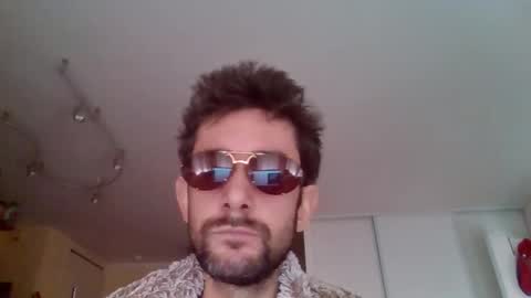 Snapshot of stmnog9477 chatting on November 12, 2025, 9:32 am Julien9477 online show from November 12, 2025, 9:32 am