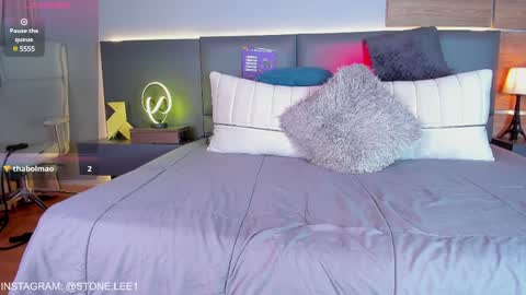 Stone Lee  online show from December 14, 2024, 8:45 am