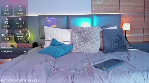 Stone Lee  online show from December 15, 2024, 3:56 am