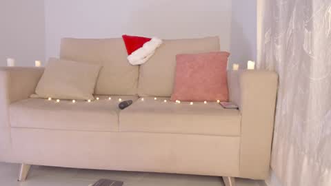 Zoe -INDEPENDENT MODEL online show from December 14, 2024, 9:51 am