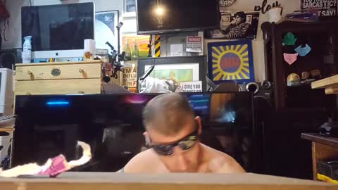 Str8 online show from November 26, 2025, 3:35 pm