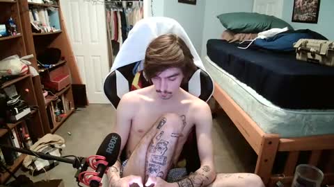 str8whiteboy21 online show from January 28, 2025, 7:21 pm