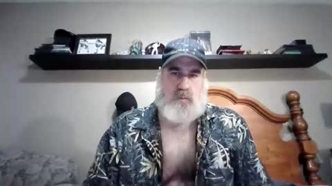 Straightbear4you online show from October 15, 2025, 9:48 pm