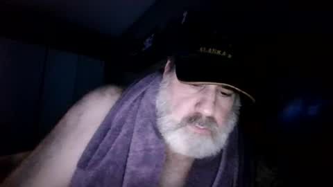 Snapshot of straightbear4you chatting on June 24, 2026, 9:52 am Straightbear4you online show from June 24, 2026, 9:52 am