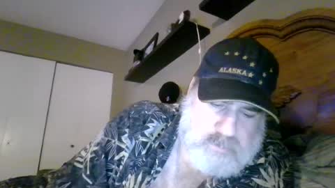Snapshot of straightbear4you chatting on July 11, 2026, 9:01 am Straightbear4you online show from July 11, 2026, 9:01 am