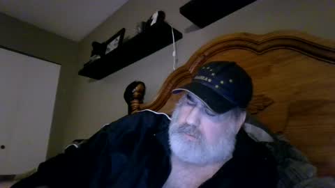 Snapshot of straightbear4you chatting on July 29, 2026, 9:40 am Straightbear4you online show from July 29, 2026, 9:40 am