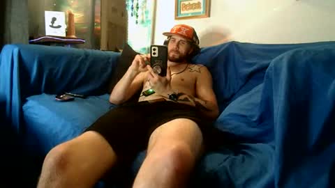 straitpipermann22 online show from November 22, 2025, 8:52 pm