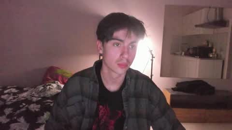 Snapshot of stralght_twinks chatting on April 24, 2026, 6:43 pm Ray online show from April 24, 2026, 6:43 pm