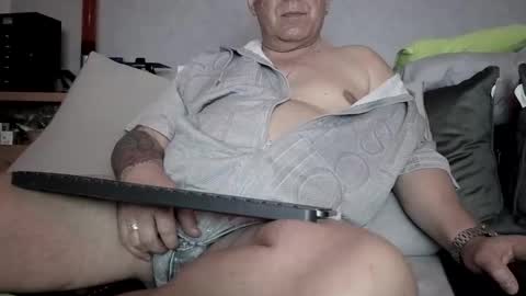 Snapshot of stranger1966 chatting on April 19, 2026, 9:17 pm Stranger online show from April 19, 2026, 9:17 pm