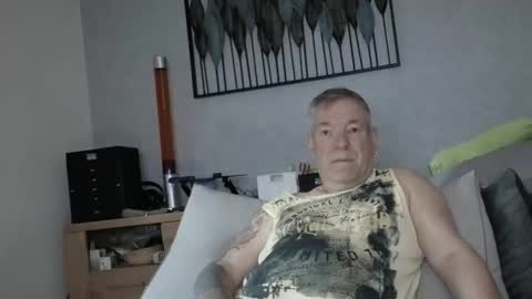 Snapshot of stranger1966 chatting on May 21, 2026, 6:09 am Stranger online show from May 21, 2026, 6:09 am