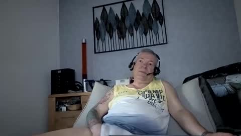 Snapshot of stranger1966 chatting on May 27, 2026, 8:44 am Stranger online show from May 27, 2026, 8:44 am