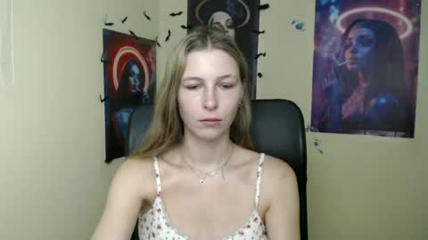 Snapshot of stranger_giirl chatting on July 3, 2026, 6:20 am Amalia online show from July 3, 2026, 6:20 am