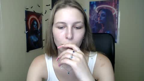 Snapshot of stranger_giirl chatting on August 4, 2026, 5:54 am Amalia online show from August 4, 2026, 5:54 am